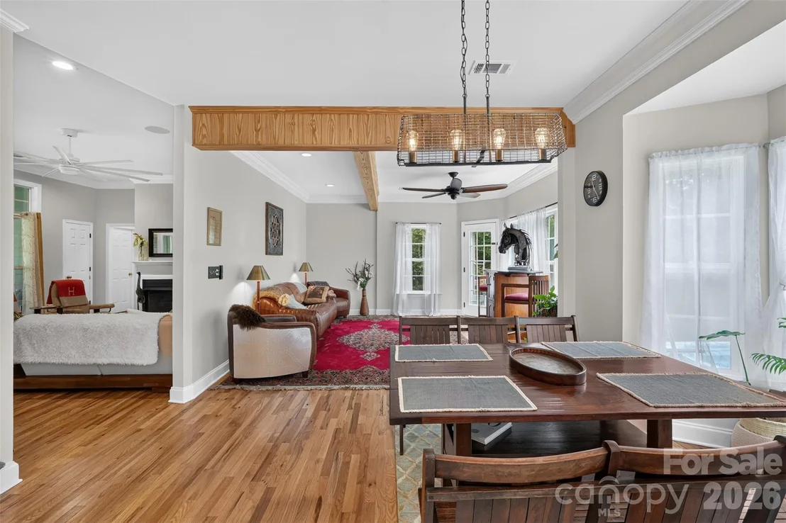 Photo of 1377 Pine Road