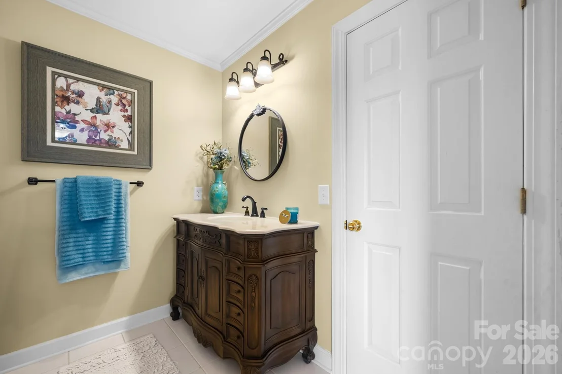 Photo of 3740 Pinecrest Drive NE