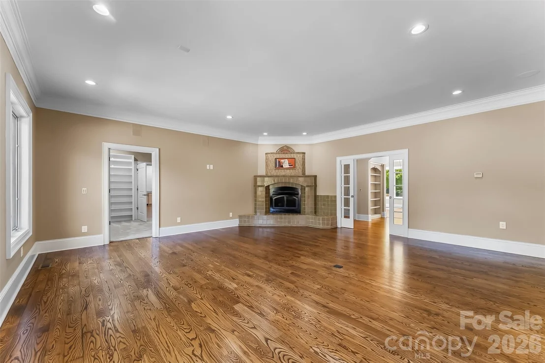 Photo of 1090 Pearidge Road