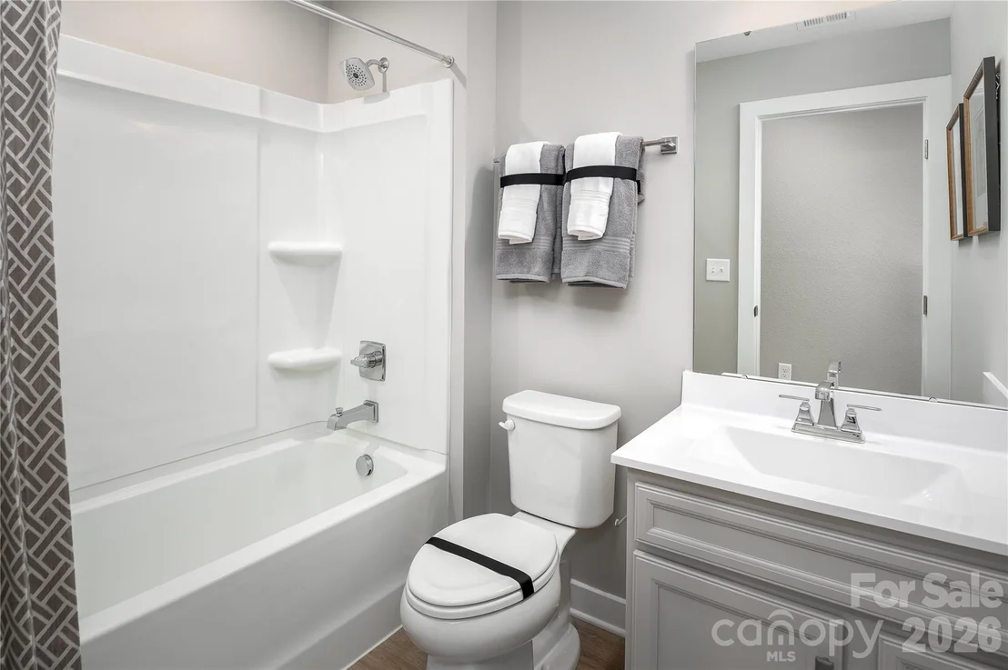 Photo of 925 Heathway Drive