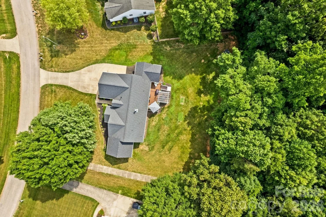 Photo of 596 Maple Ridge Circle