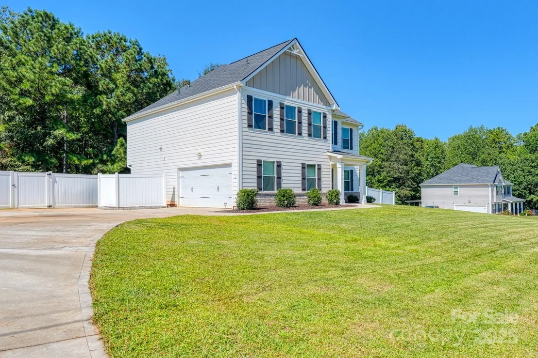 Photo of 1281 Twin Bridge Road