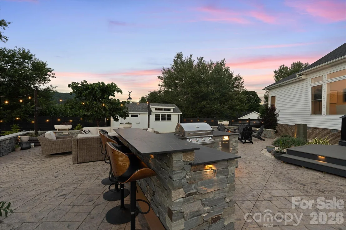 Photo of 394 Kellwood Drive