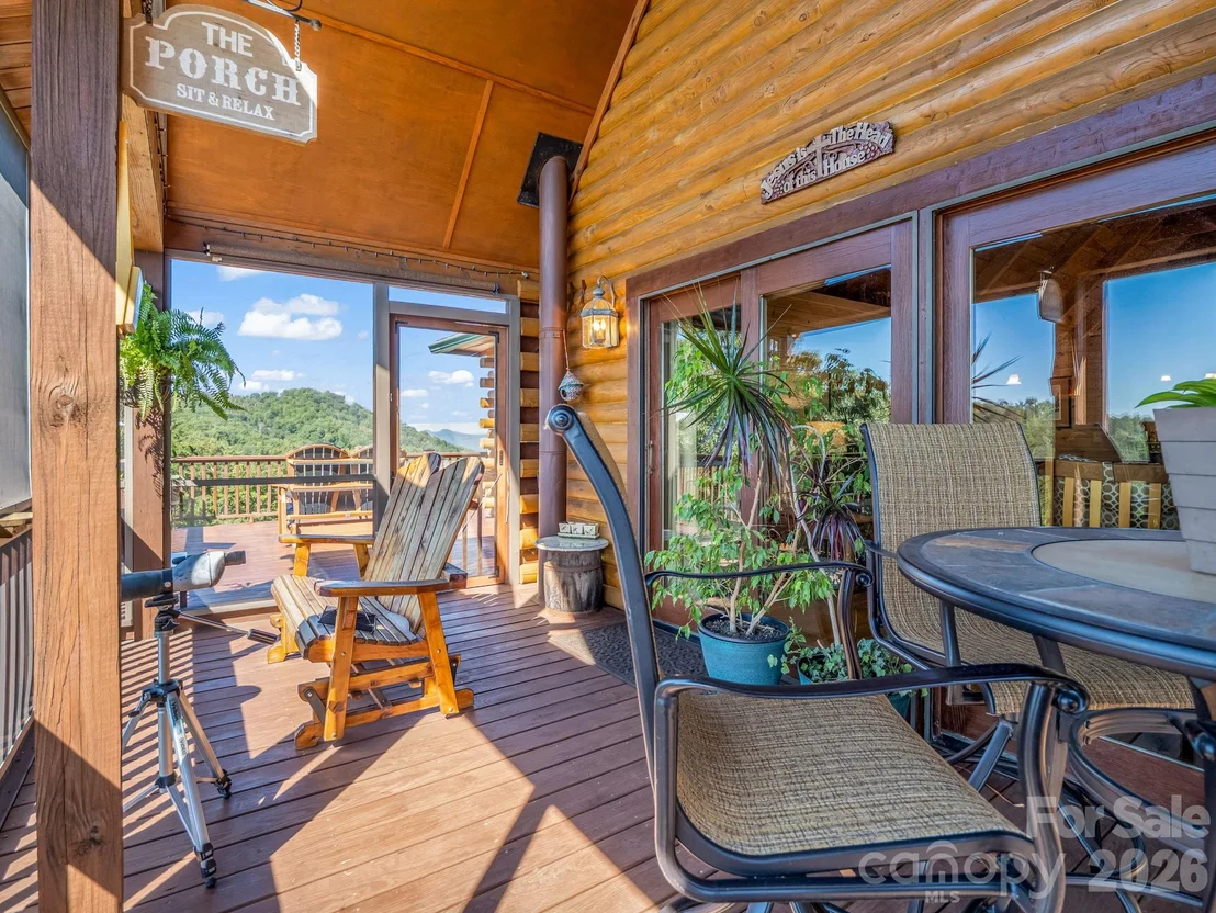 Photo of 762 Valley View Drive
