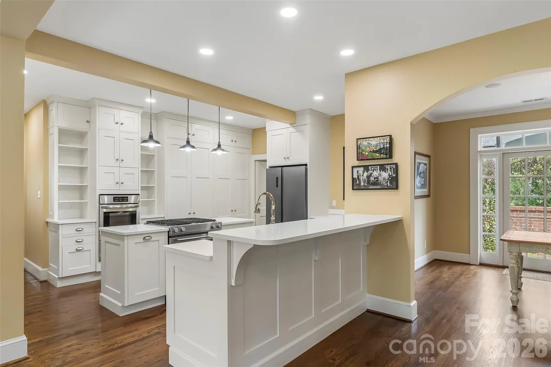 Photo of 115 Riverside Court