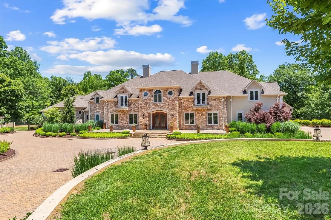 Photo of 1090 Pearidge Road