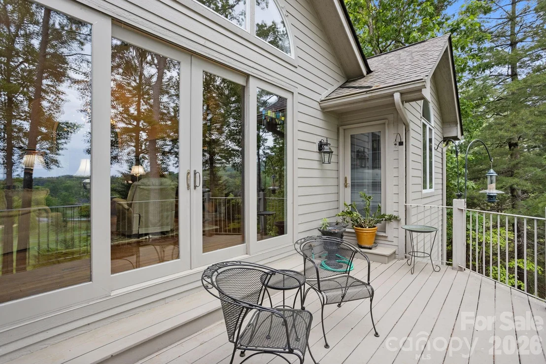 Photo of 209 Pineholt Lane