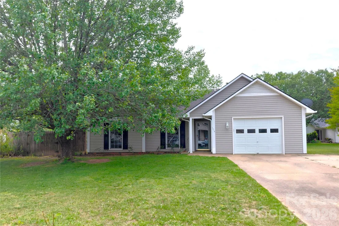 Photo of 1016 Thorncrest Drive