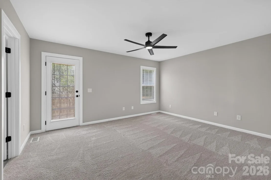 Photo of 1001 Loch Lomond Circle