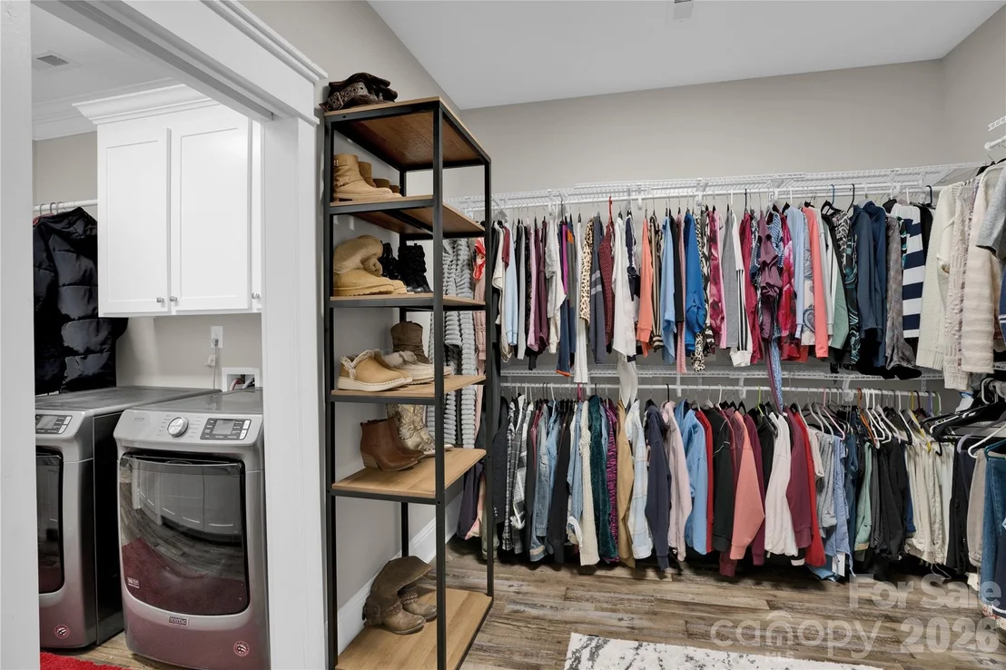Photo of 2138 Lockhart Road