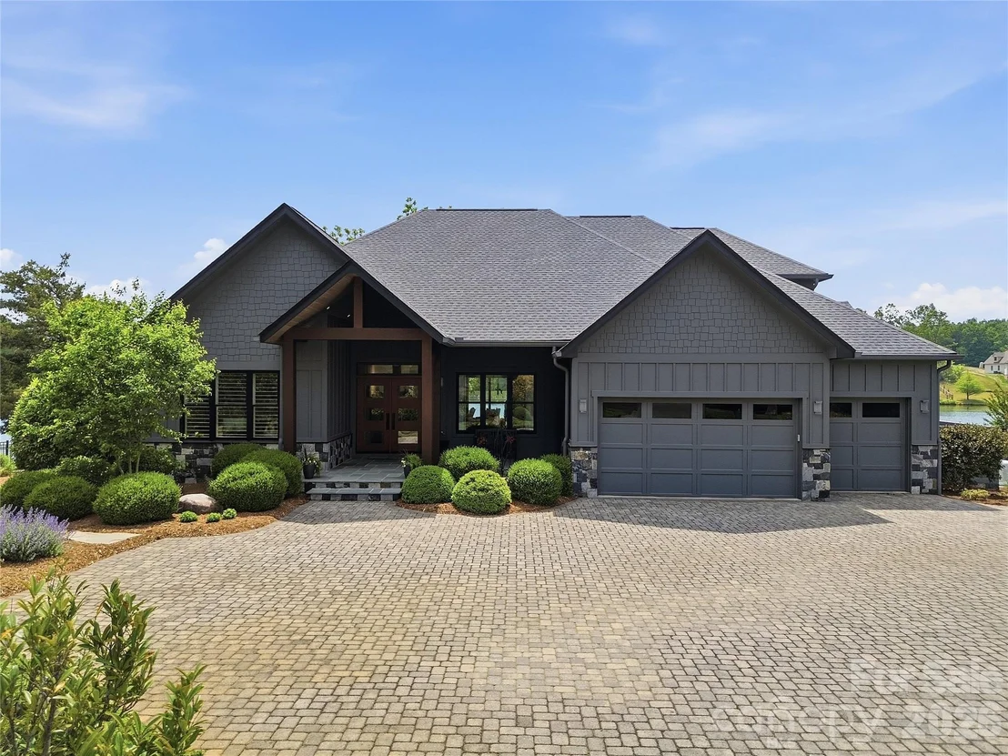 Photo of 984 Mapleton Lane