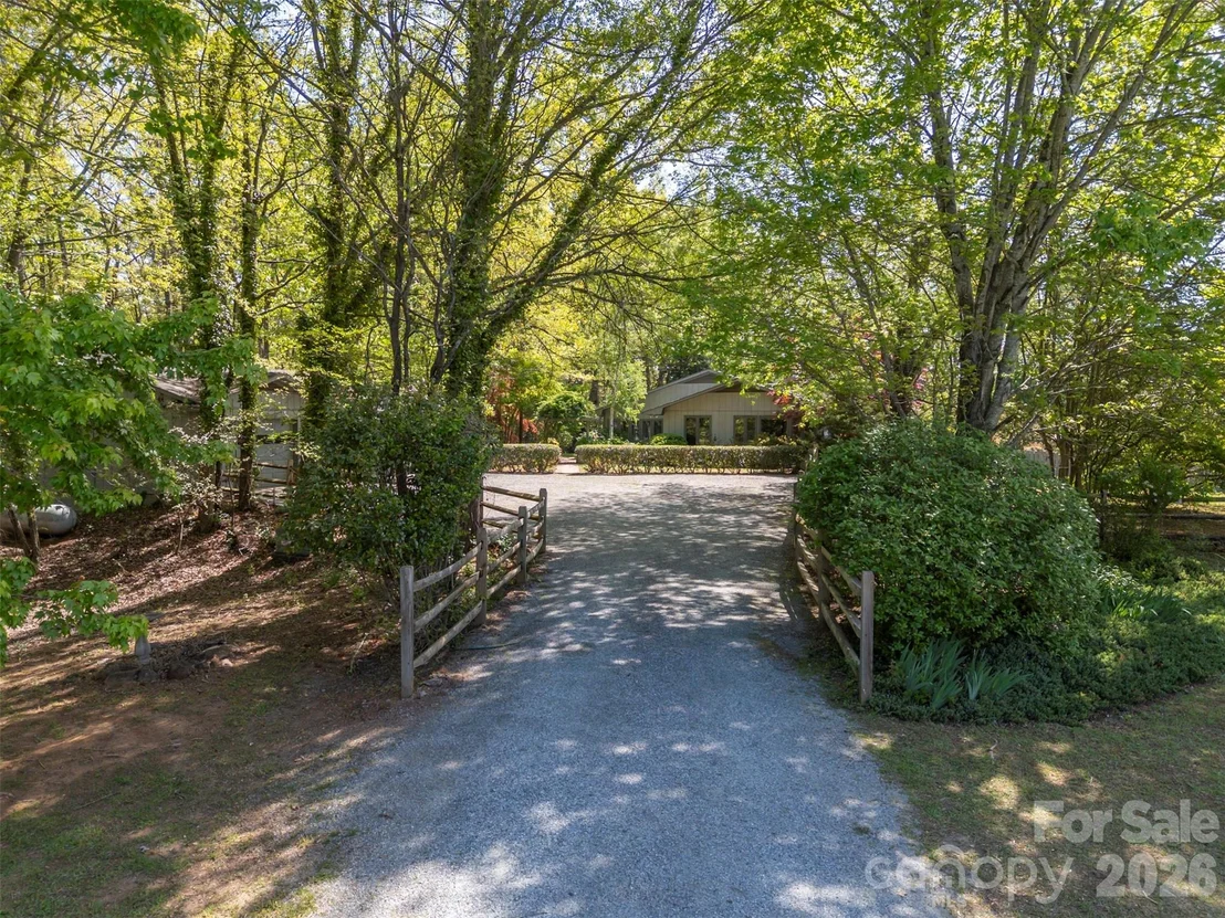 Photo of 176 Fox Run Lane