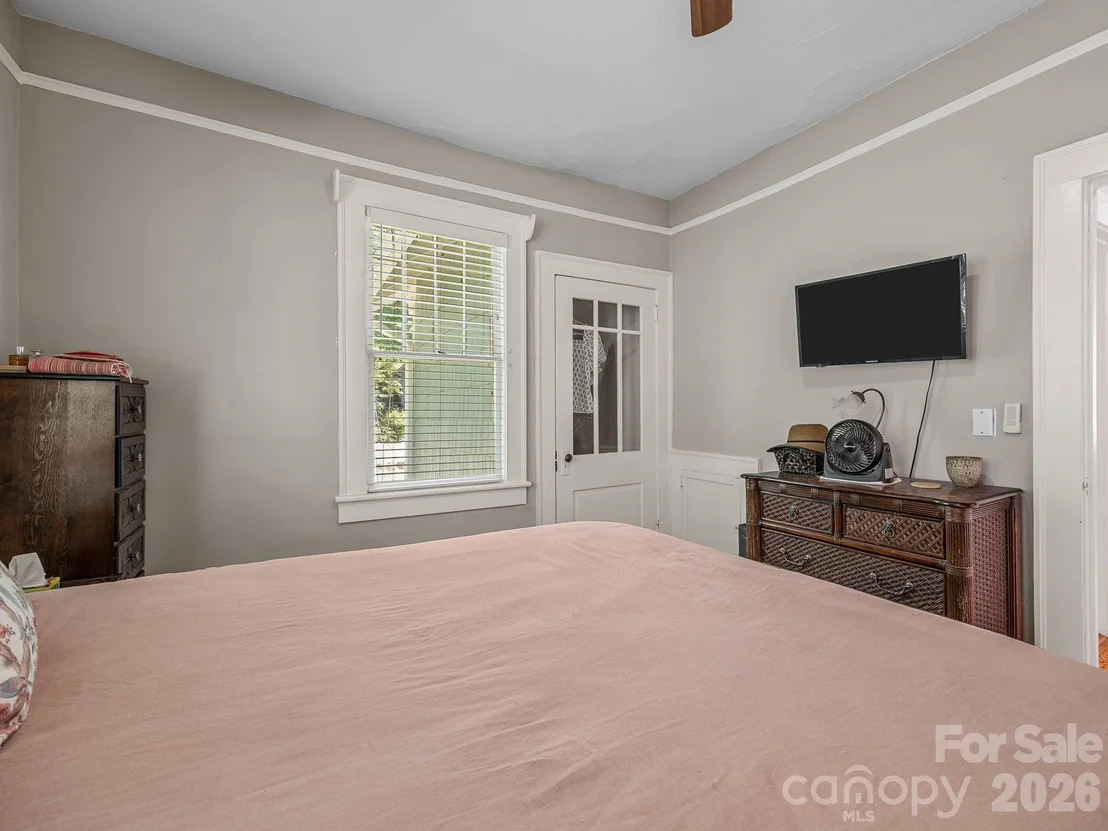Photo of 110 Grady Avenue