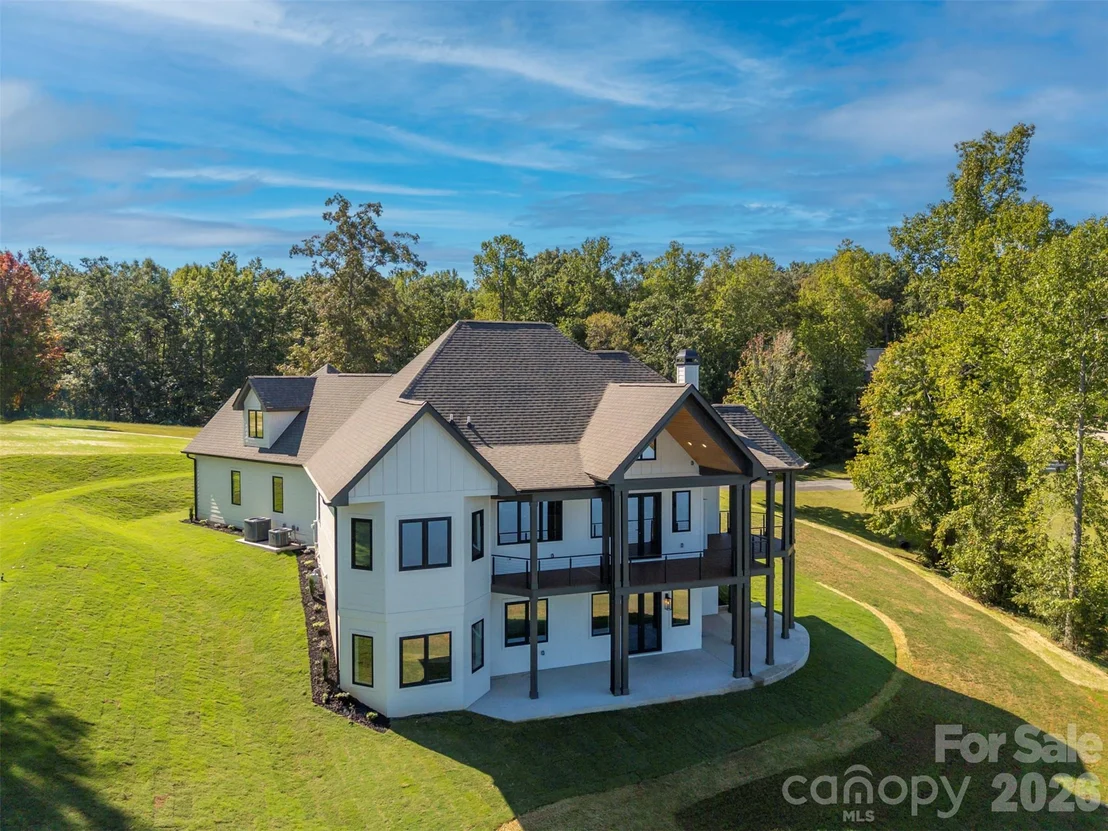 Photo of 438 Mapleton Lane