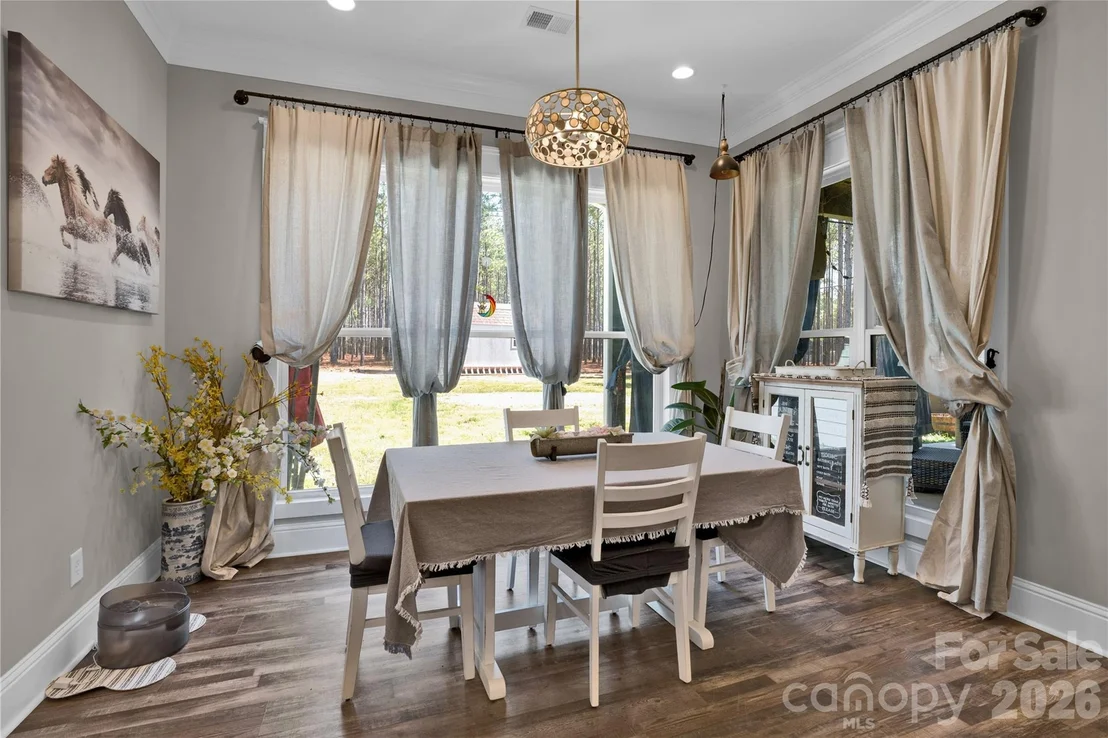 Photo of 2138 Lockhart Road