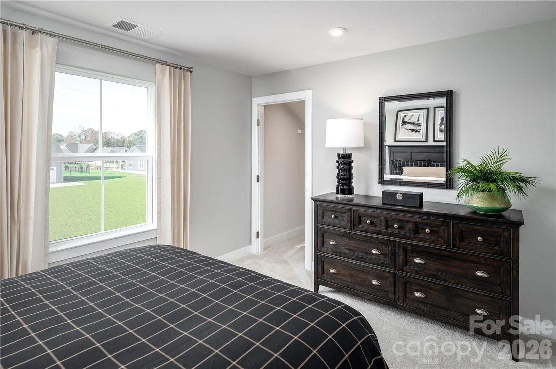 Photo of 925 Heathway Drive
