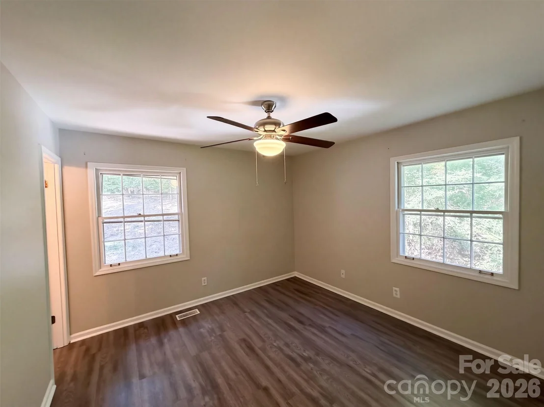 Photo of 1120 Emerald Drive