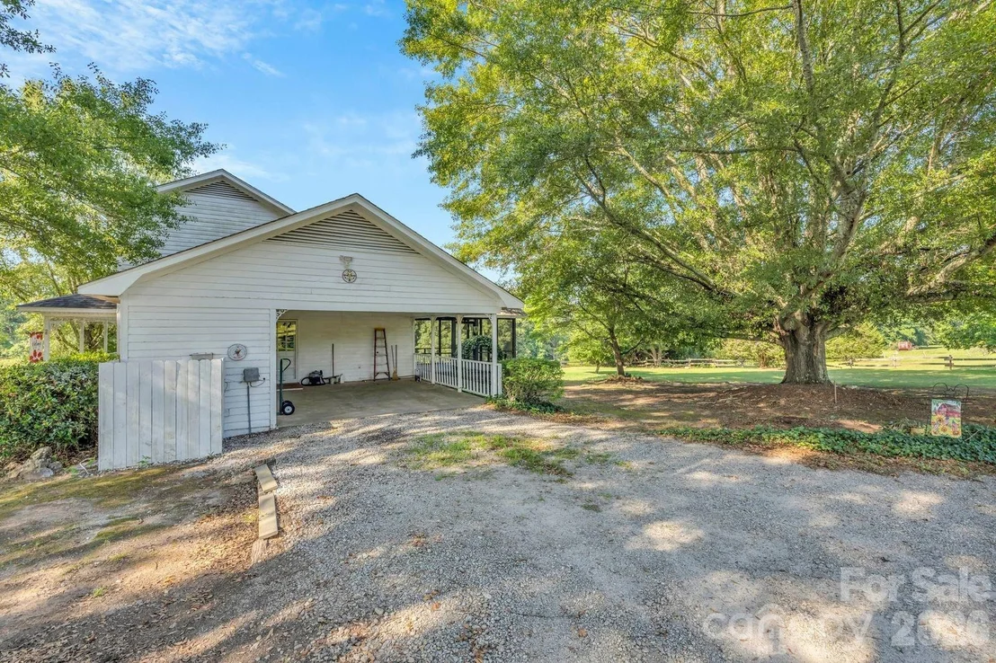 Photo of 244 Chapman Road