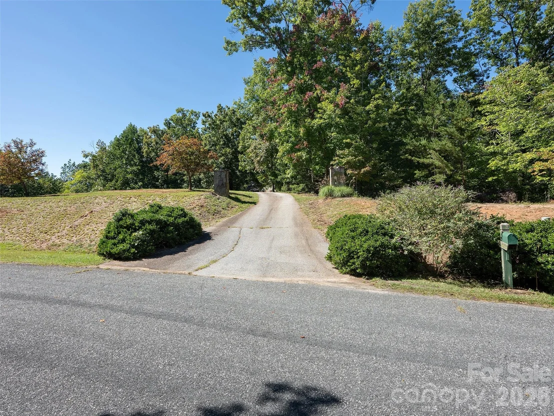 Photo of 620 N Highland Road