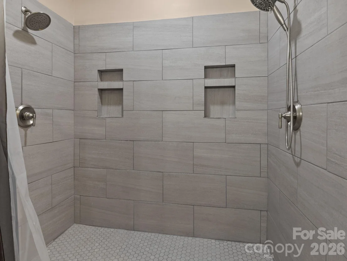 Photo of 225 Aurora Lane