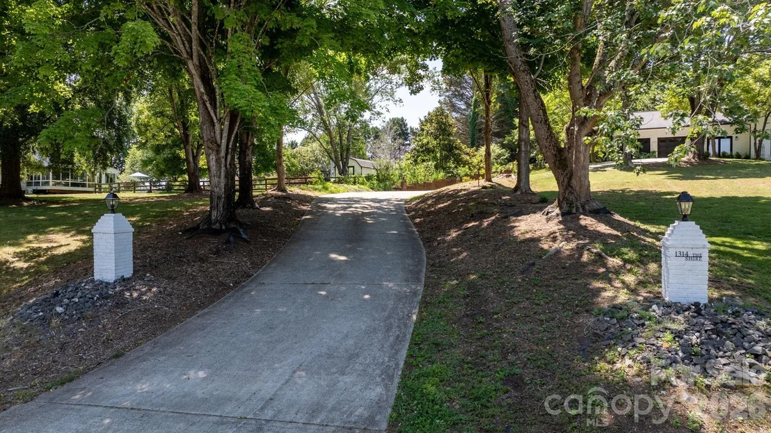 Photo of 1314 Shirebourn Drive