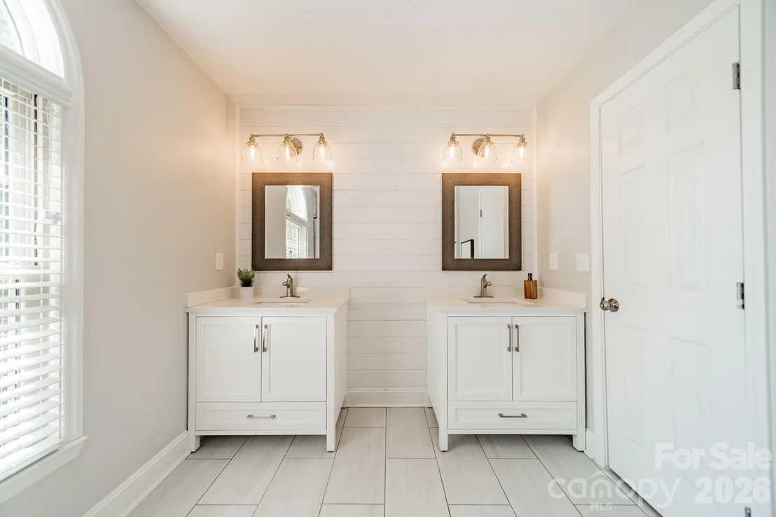Photo of 231 S Downs Way