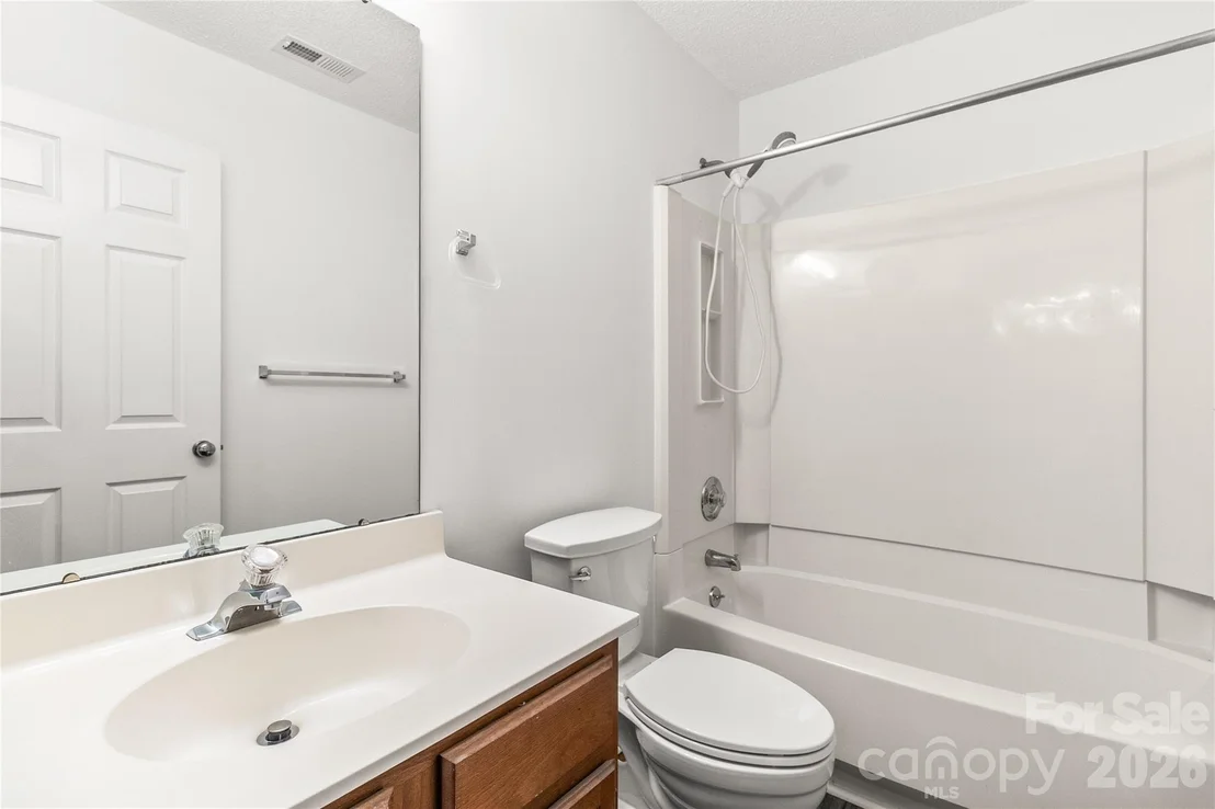 Photo of 739 Oakbluff Circle