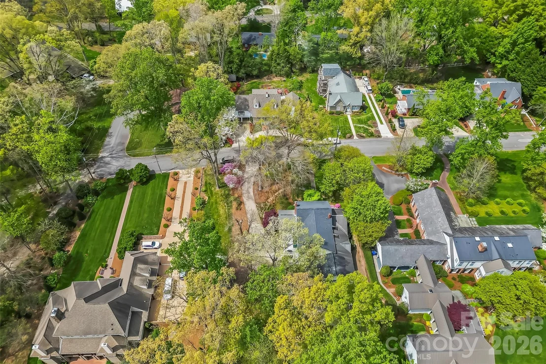 Photo of 115 Riverside Court