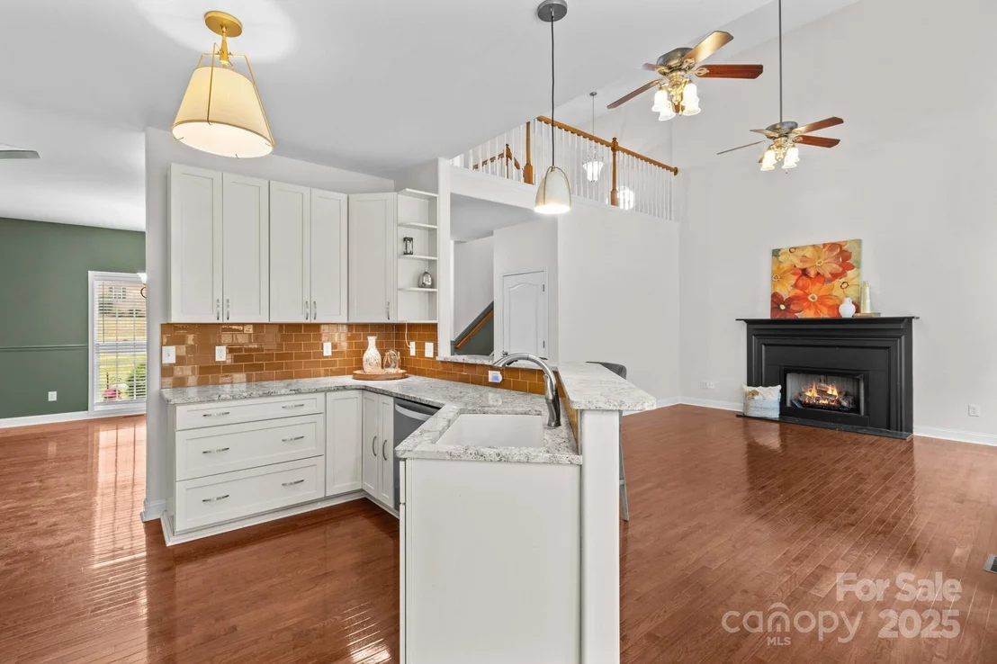 Photo of 415 Autumnlight Drive