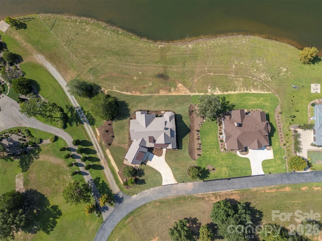Photo of 978 Mapleton Lane