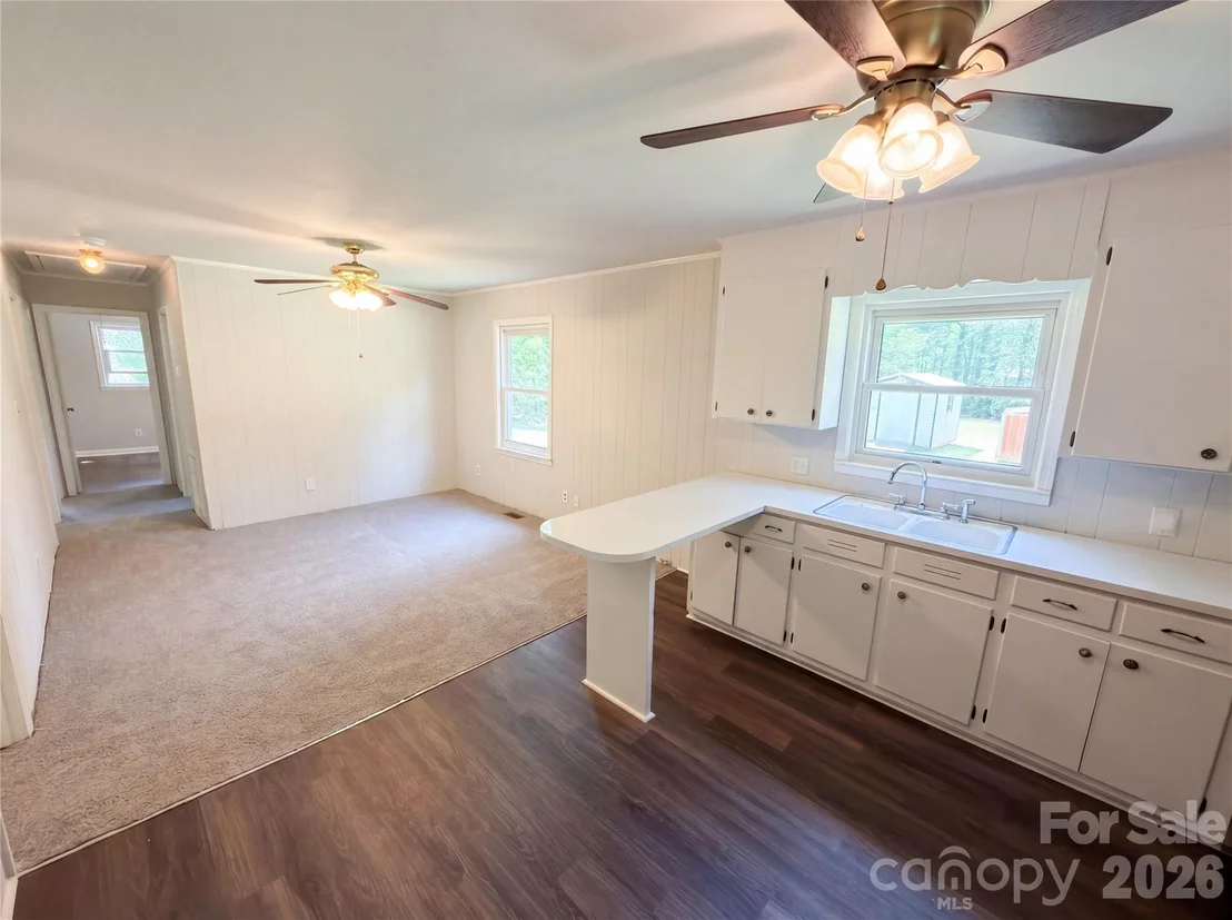 Photo of 2155 Airdale Road