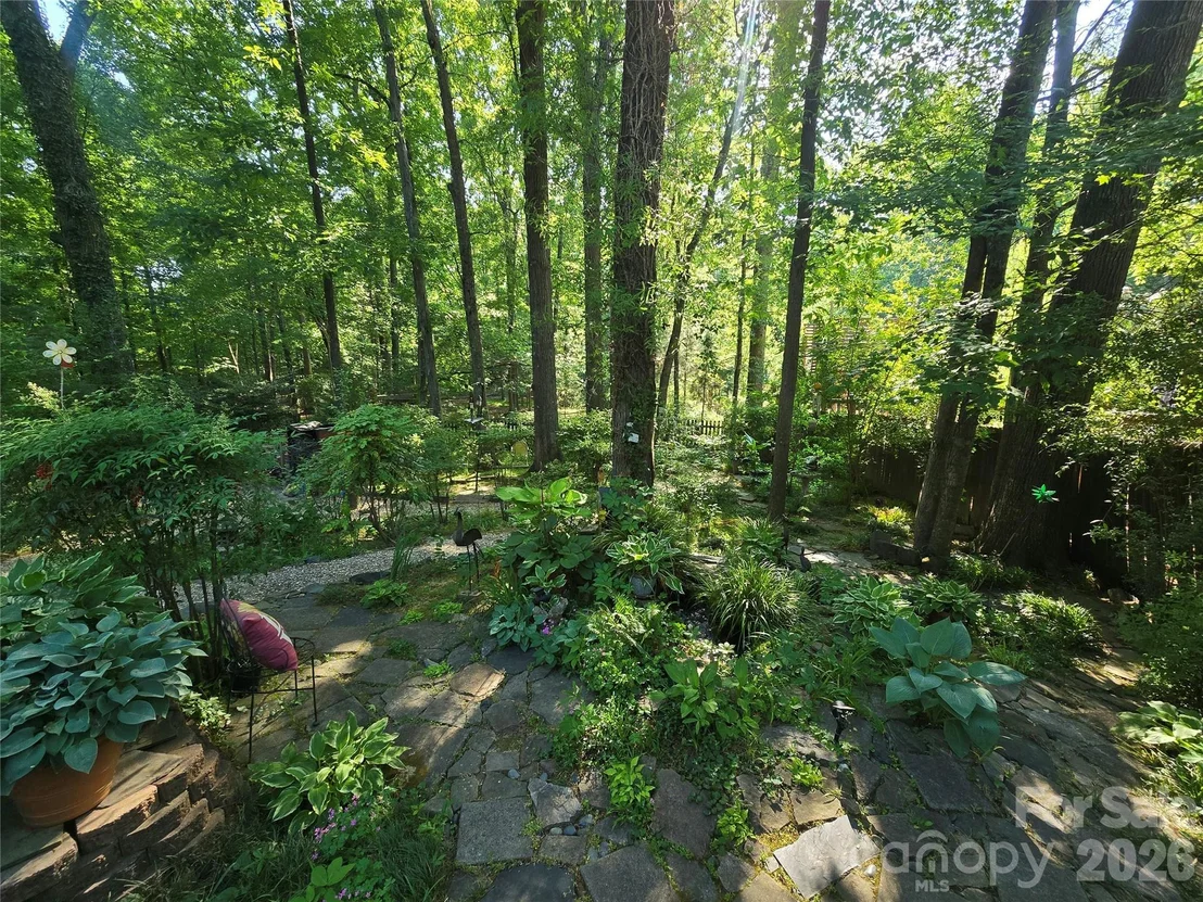 Photo of 10112 Idlewild Road