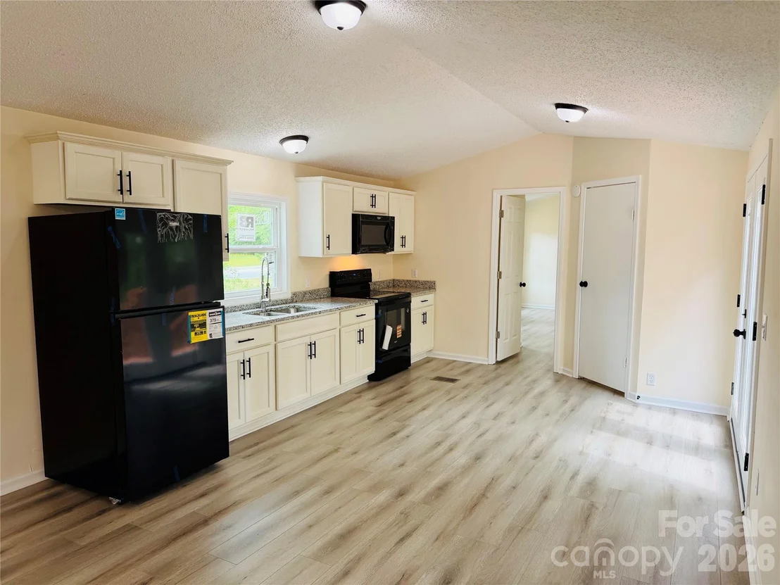 Photo of 329 Kyzer Road