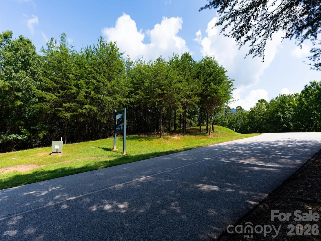 Photo of 40 Deep Gap Farm Road E