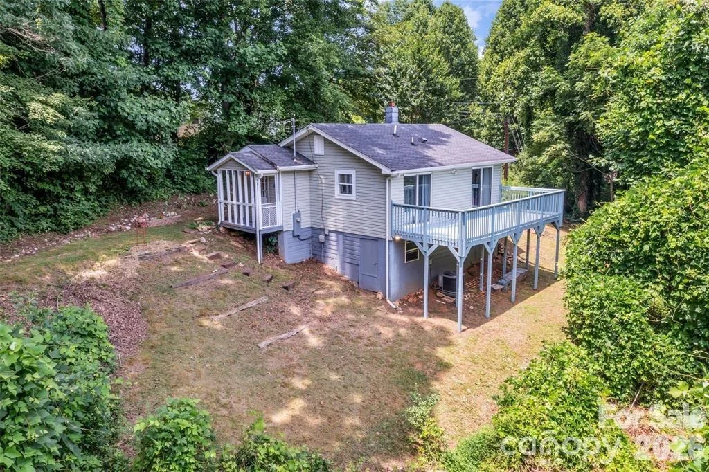 Photo of 83 E View Street