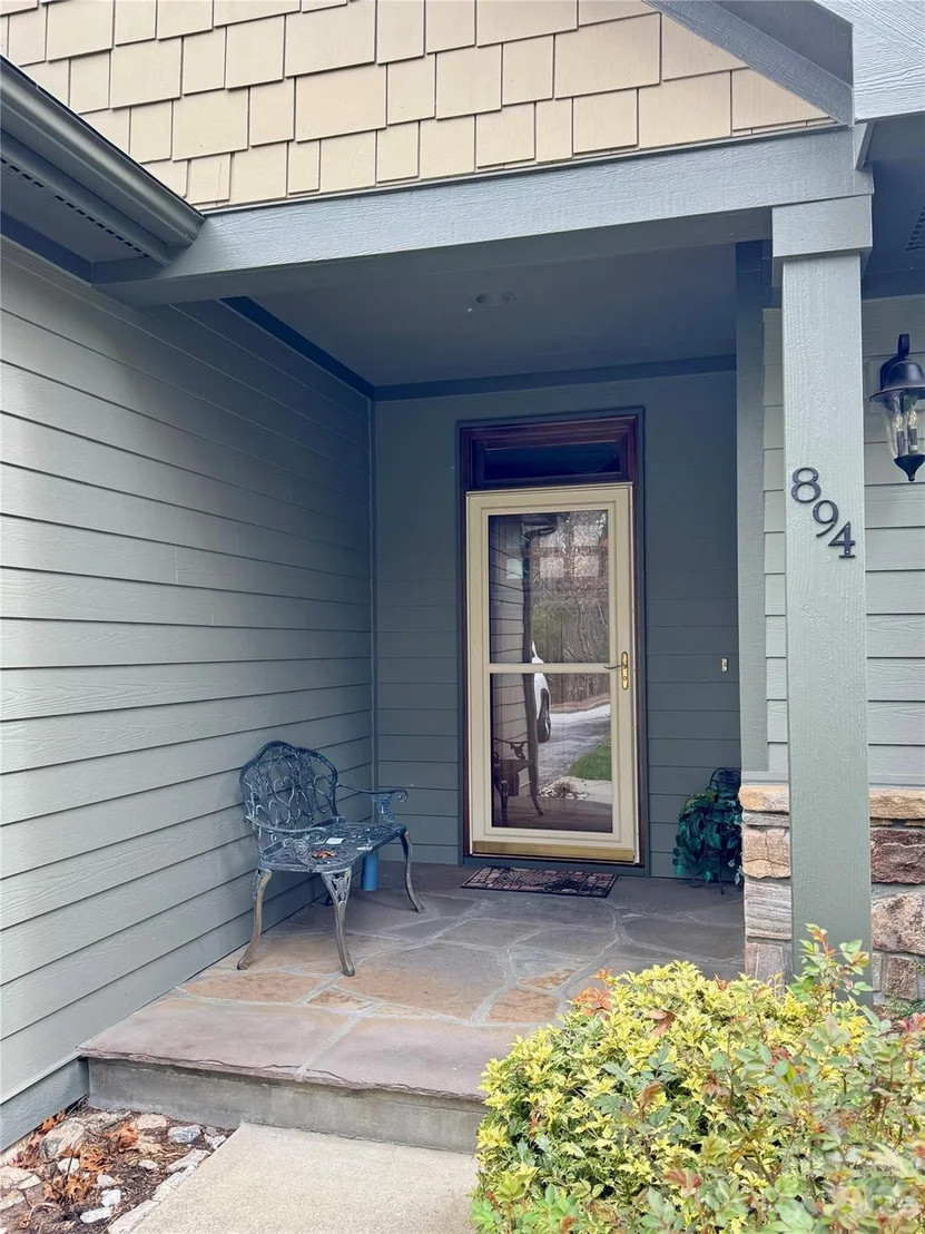 Photo of 894 Dunroy Drive