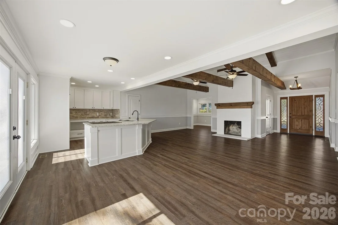 Photo of 223 W Park Drive