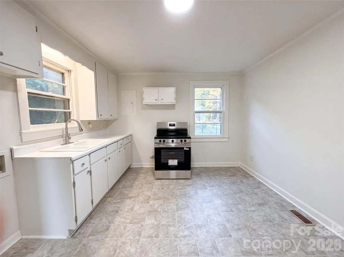 Photo of 1413 Westside Drive