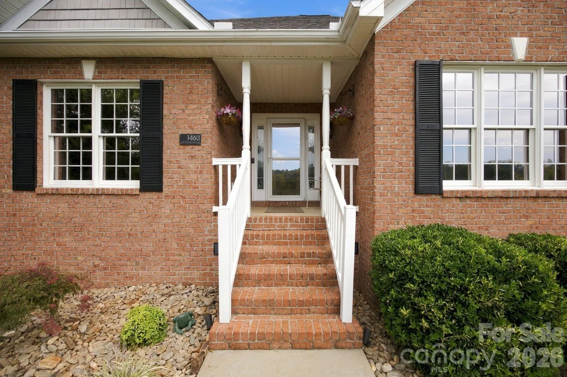 Photo of 1463 Brookstone Drive
