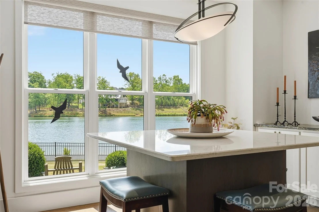 Photo of 984 Mapleton Lane