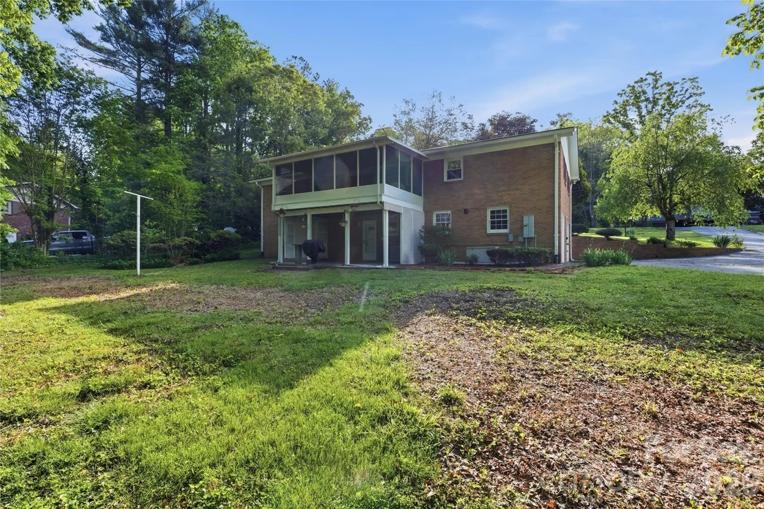 Photo of 123 Castleton Lane