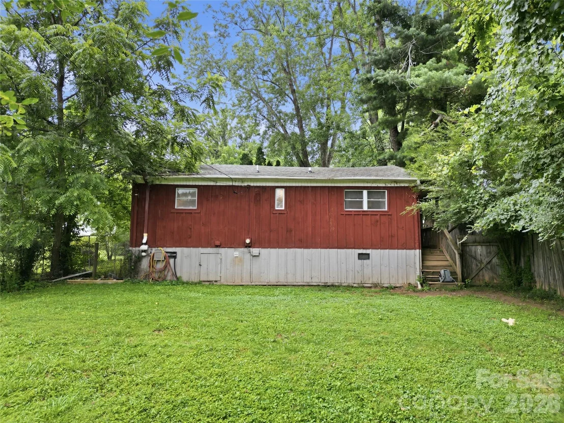 Photo of 307 Beverly Avenue