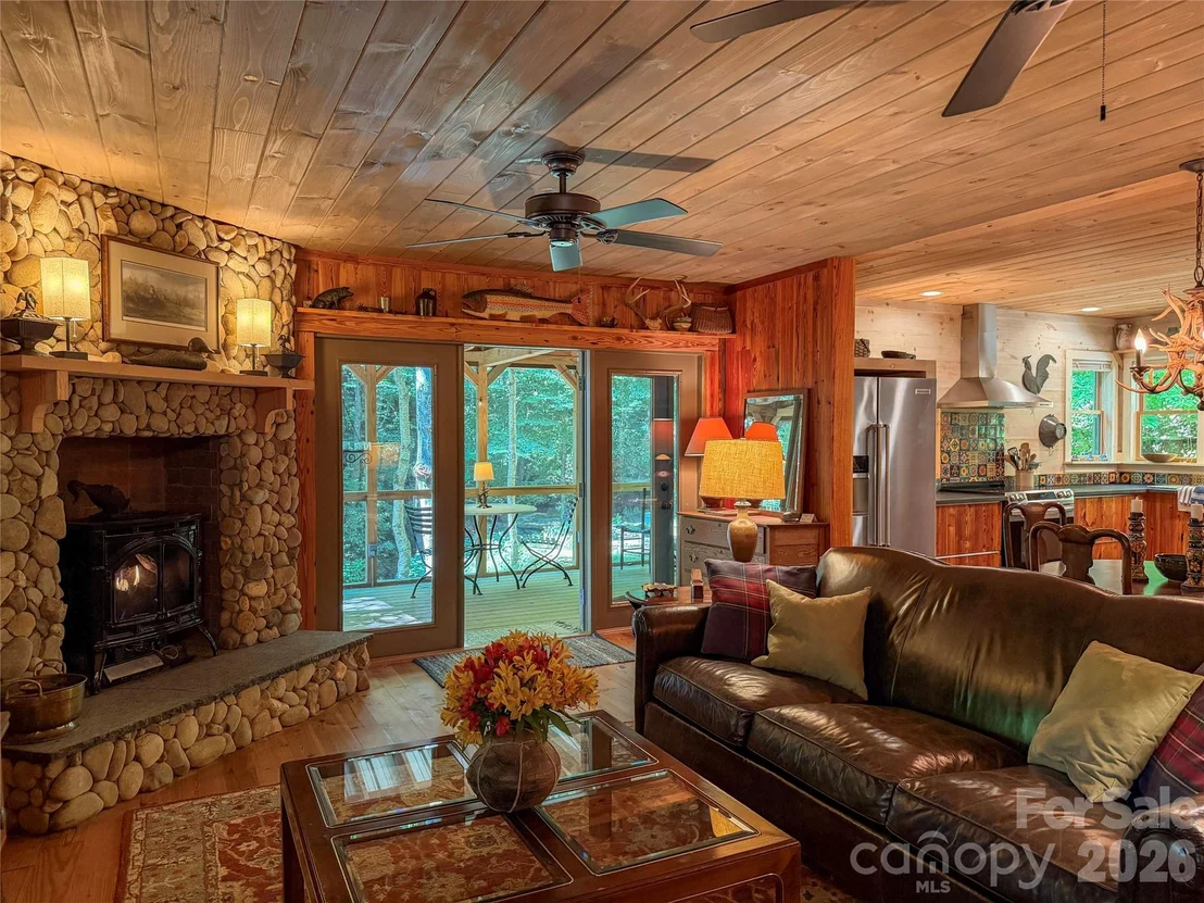 Photo of 2218 Mountain Page Road