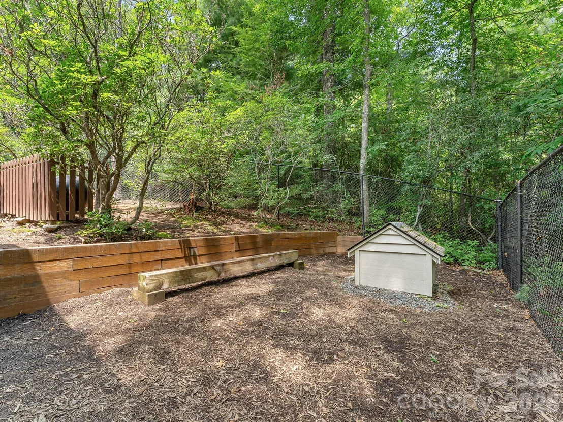 Photo of 620 Thunder Road