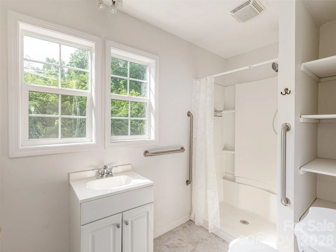 Photo of 34 Lockhart Road