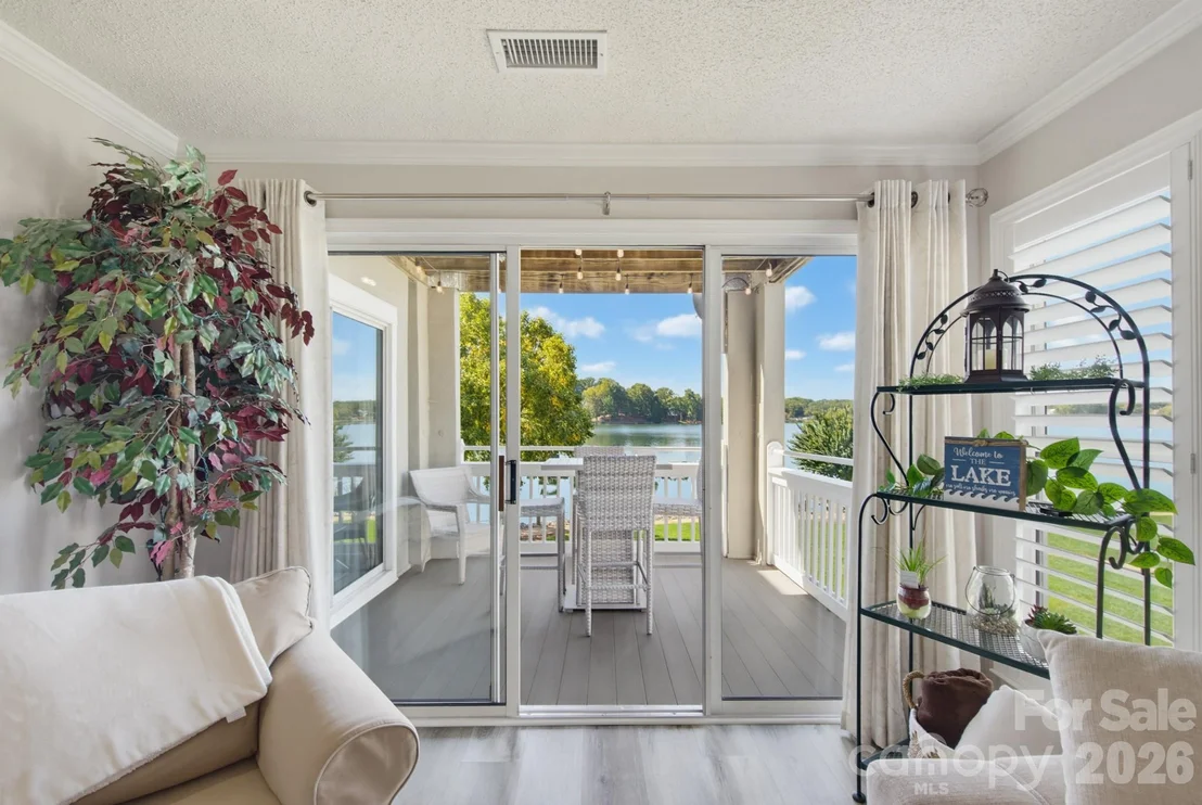 Photo of 1338 Torrence Circle