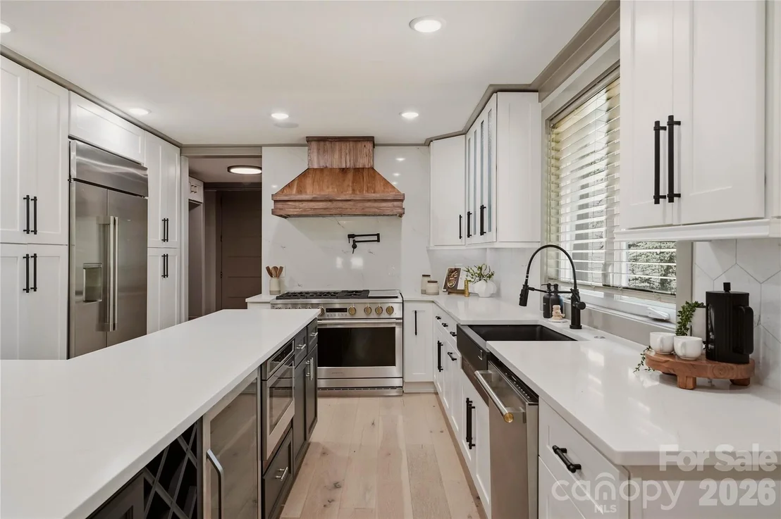 Photo of 2919 Colony Road