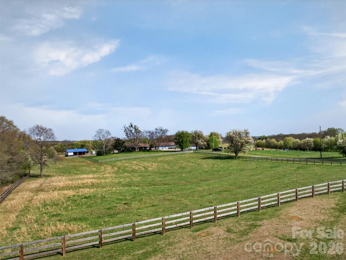 Photo of 341 Ridings Road