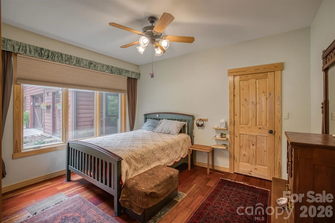Photo of 5162 Beech Bluff Drive
