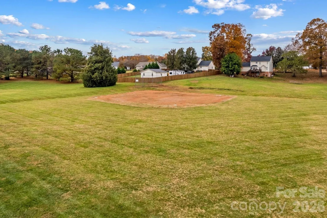 Photo of 596 Maple Ridge Circle